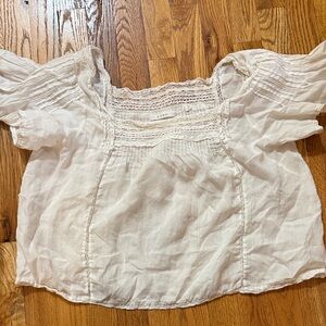 Doen Cream Blouse with Delicate Details